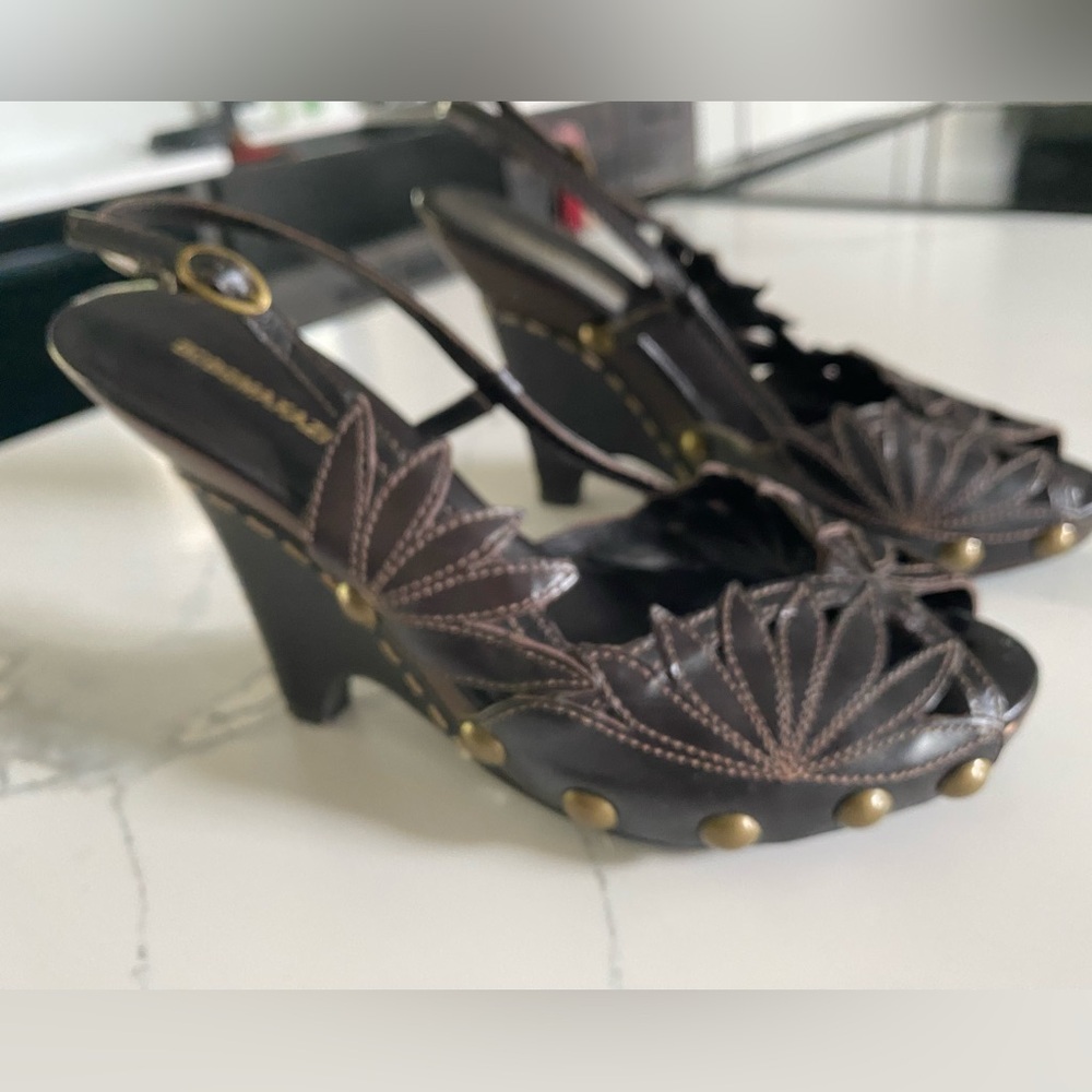 BCBGMaxAzria Brown leather wedge Heels with Stitch Detail 7.5